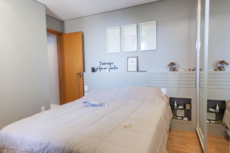 Apartamento à venda com 240m², 2 quartos e 2 vagas Apartamento à venda com 240m², 2 quartos e 2 vagasSuíte