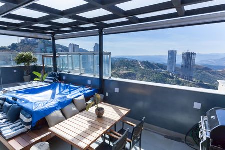 Apartamento à venda com 240m², 2 quartos e 2 vagas Apartamento à venda com 240m², 2 quartos e 2 vagasÁrea externa