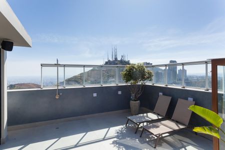 Apartamento à venda com 240m², 2 quartos e 2 vagas Apartamento à venda com 240m², 2 quartos e 2 vagasÁrea externa