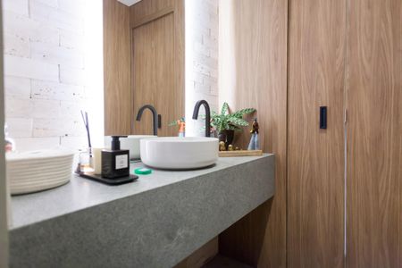 Apartamento à venda com 240m², 2 quartos e 2 vagas Apartamento à venda com 240m², 2 quartos e 2 vagasLavabo