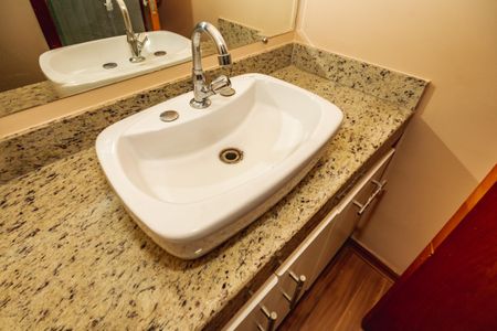 Apartamento para alugar com 80m², 2 quartos e 2 vagasBanheiro da Suíte