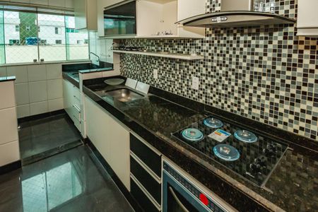 Apartamento para alugar com 80m², 2 quartos e 2 vagasCozinha