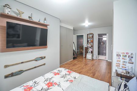 Casa à venda com 256m², 3 quartos e 6 vagasSuíte 1