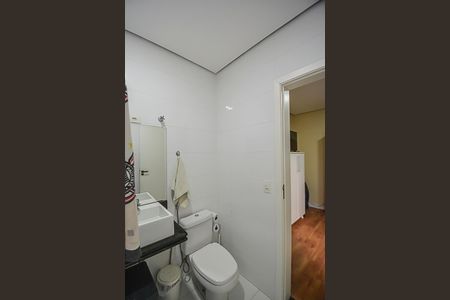 Casa à venda com 256m², 3 quartos e 6 vagasBanheiro da Suíte 2