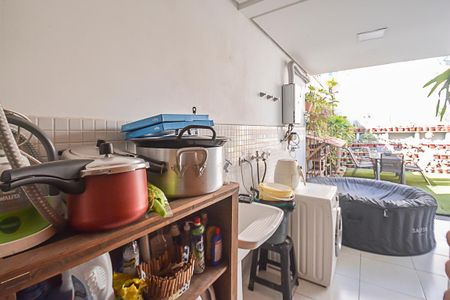 Casa à venda com 256m², 3 quartos e 6 vagasÁrea de Serviço