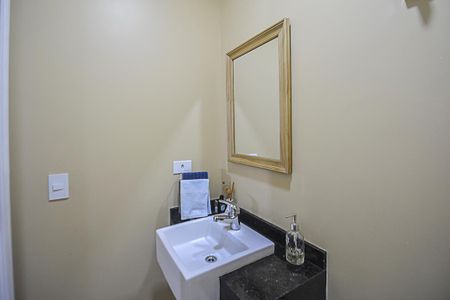 Casa à venda com 256m², 3 quartos e 6 vagasLavabo