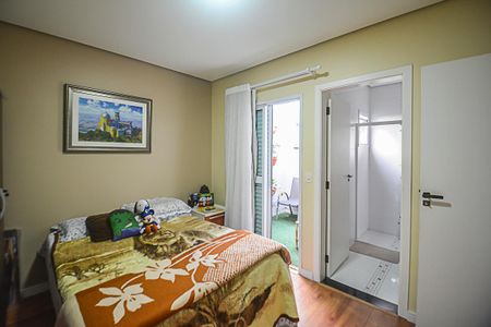 Casa à venda com 256m², 3 quartos e 6 vagasSuíte 2