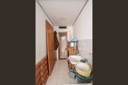 Casa à venda com 256m², 3 quartos e 6 vagasÁrea de Serviço