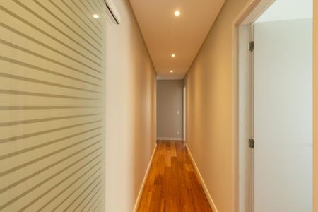 Apartamento para alugar com 189m², 4 quartos e 3 vagas Apartamento para alugar com 189m², 4 quartos e 3 vagasCorredor