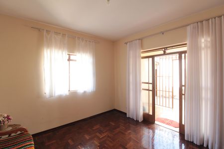 Sala de casa à venda com 2 quartos, 351m² em Glória, Belo Horizonte