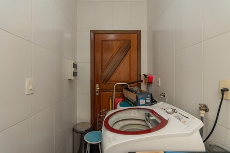 Apartamento à venda com 200m², 4 quartos e 2 vagas Apartamento à venda com 200m², 4 quartos e 2 vagasÁrea de Serviço