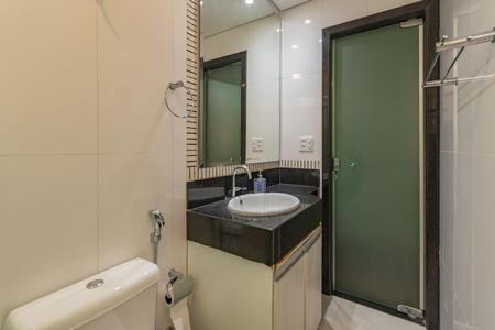 Apartamento à venda com 200m², 4 quartos e 2 vagas Apartamento à venda com 200m², 4 quartos e 2 vagasBanheiro Social