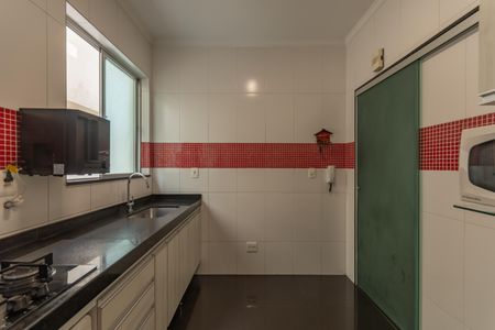Apartamento à venda com 200m², 4 quartos e 2 vagas Apartamento à venda com 200m², 4 quartos e 2 vagasCozinha