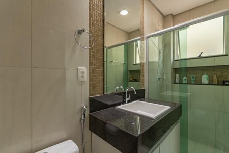 Apartamento à venda com 200m², 4 quartos e 2 vagas Apartamento à venda com 200m², 4 quartos e 2 vagasBanheiro Suíte 1