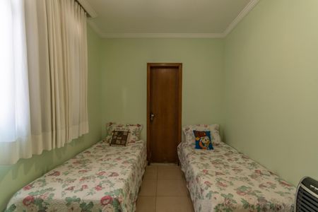 Apartamento à venda com 200m², 4 quartos e 2 vagas Apartamento à venda com 200m², 4 quartos e 2 vagasSuíte 2