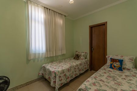 Apartamento à venda com 200m², 4 quartos e 2 vagas Apartamento à venda com 200m², 4 quartos e 2 vagasSuíte 2