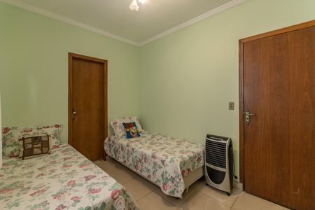 Apartamento à venda com 200m², 4 quartos e 2 vagas Apartamento à venda com 200m², 4 quartos e 2 vagasSuíte 2