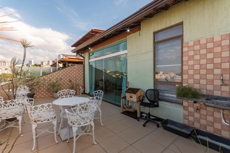 Apartamento à venda com 200m², 4 quartos e 2 vagas Apartamento à venda com 200m², 4 quartos e 2 vagasCobertura