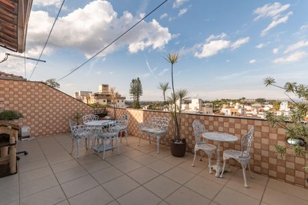 Apartamento à venda com 200m², 4 quartos e 2 vagas Apartamento à venda com 200m², 4 quartos e 2 vagasCobertura