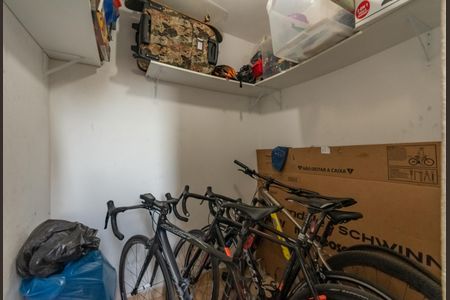 Apartamento à venda com 200m², 4 quartos e 2 vagas Apartamento à venda com 200m², 4 quartos e 2 vagasBox - Garagem