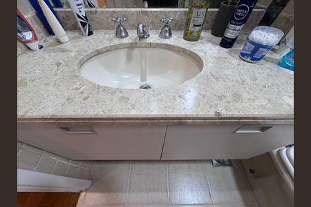 Apartamento à venda com 84m², 3 quartos e 1 vaga Apartamento à venda com 84m², 3 quartos e 1 vagaSuíte - Banheiro