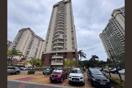 Apartamento à venda com 84m², 3 quartos e 1 vaga Apartamento à venda com 84m², 3 quartos e 1 vagaFachada