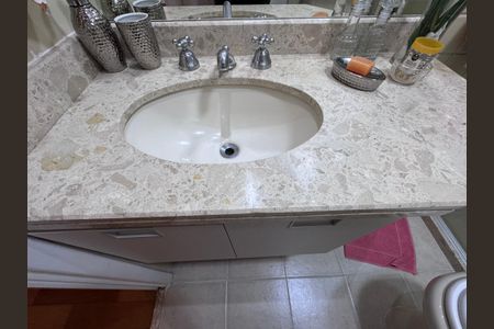 Apartamento à venda com 84m², 3 quartos e 1 vaga Apartamento à venda com 84m², 3 quartos e 1 vagaBanheiro Social