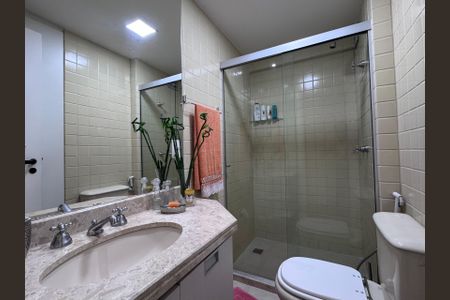 Apartamento à venda com 84m², 3 quartos e 1 vaga Apartamento à venda com 84m², 3 quartos e 1 vagaBanheiro Social
