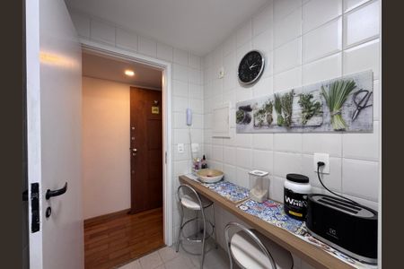 Apartamento à venda com 84m², 3 quartos e 1 vaga Apartamento à venda com 84m², 3 quartos e 1 vagaCozinha e Área de Serviço
