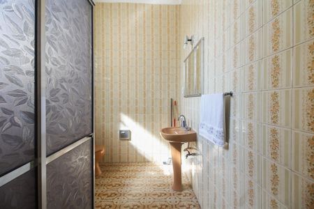 Casa à venda com 130m², 2 quartos e sem vaga Casa à venda com 130m², 2 quartos e sem vagaCasa 01 - Banheiro