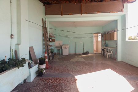 Casa à venda com 130m², 2 quartos e sem vaga Casa à venda com 130m², 2 quartos e sem vagaCasa 01 - Quintal