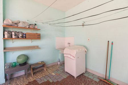 Casa à venda com 130m², 2 quartos e sem vaga Casa à venda com 130m², 2 quartos e sem vagaCasa 01 - Área de Serviço