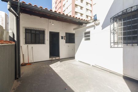 Casa à venda com 130m², 2 quartos e sem vaga Casa à venda com 130m², 2 quartos e sem vagaCasa 02 - Quintal