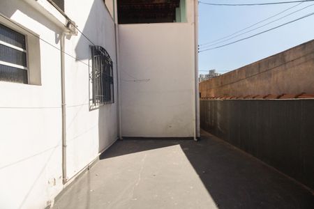 Casa à venda com 130m², 2 quartos e sem vaga Casa à venda com 130m², 2 quartos e sem vagaCasa 02 - Quintal