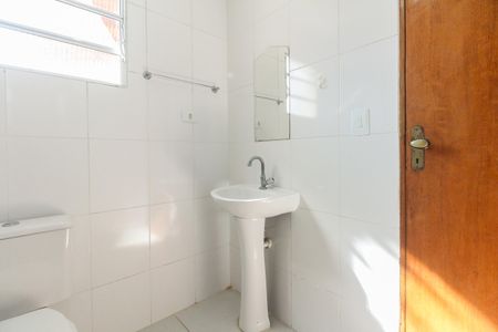 Casa à venda com 130m², 2 quartos e sem vaga Casa à venda com 130m², 2 quartos e sem vagaCasa 02 - Banheiro