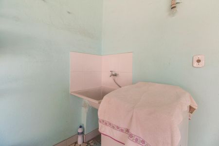 Casa à venda com 130m², 2 quartos e sem vaga Casa à venda com 130m², 2 quartos e sem vagaCasa 01 - Área de Serviço