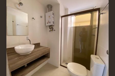 Apartamento à venda com 101m², 4 quartos e 1 vaga Apartamento à venda com 101m², 4 quartos e 1 vagaBanheiro Social