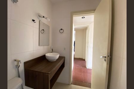 Apartamento à venda com 101m², 4 quartos e 1 vaga Apartamento à venda com 101m², 4 quartos e 1 vagaBanheiro do Quarto 2