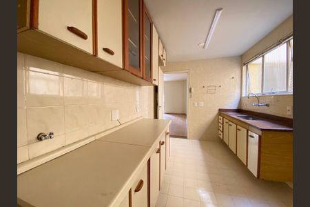Apartamento à venda com 101m², 4 quartos e 1 vaga Apartamento à venda com 101m², 4 quartos e 1 vagaCozinha e Área de Serviço