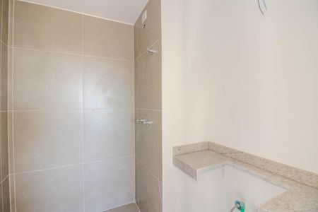 Apartamento à venda com 64m², 2 quartos e 1 vaga Apartamento à venda com 64m², 2 quartos e 1 vagaBanheiro Social