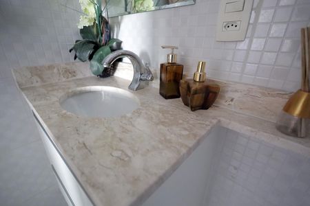 Apartamento à venda com 54m², 2 quartos e 1 vaga Apartamento à venda com 54m², 2 quartos e 1 vagaBanheiro