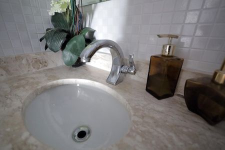 Apartamento à venda com 54m², 2 quartos e 1 vaga Apartamento à venda com 54m², 2 quartos e 1 vagaBanheiro