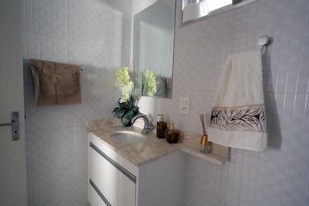 Apartamento à venda com 54m², 2 quartos e 1 vaga Apartamento à venda com 54m², 2 quartos e 1 vagaBanheiro