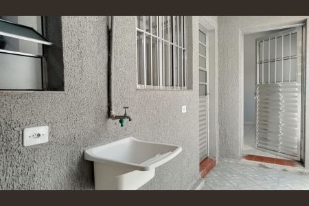 Casa à venda com 294m², 4 quartos e 4 vagas Casa à venda com 294m², 4 quartos e 4 vagasCasa 2: Área de serviço