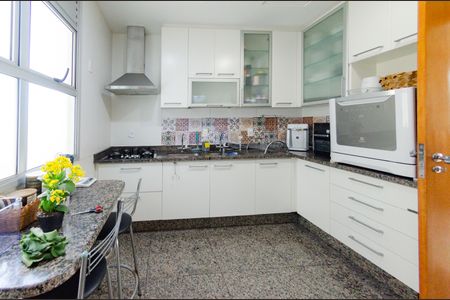 Apartamento à venda com 127m², 3 quartos e 2 vagas Apartamento à venda com 127m², 3 quartos e 2 vagasCozinha