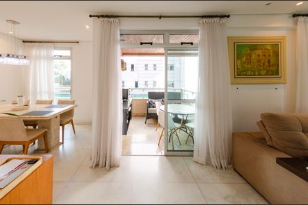 Apartamento à venda com 127m², 3 quartos e 2 vagas Apartamento à venda com 127m², 3 quartos e 2 vagasSala