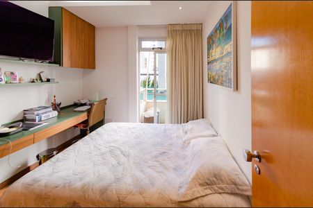 Apartamento à venda com 127m², 3 quartos e 2 vagas Apartamento à venda com 127m², 3 quartos e 2 vagasQuarto 1