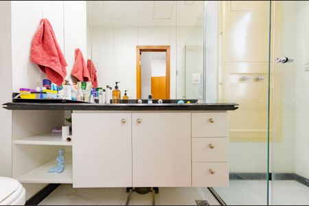 Apartamento à venda com 127m², 3 quartos e 2 vagas Apartamento à venda com 127m², 3 quartos e 2 vagasBanheiro suíte