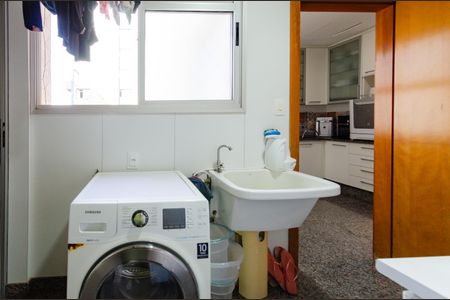 Apartamento à venda com 127m², 3 quartos e 2 vagas Apartamento à venda com 127m², 3 quartos e 2 vagasÁrea de serviço