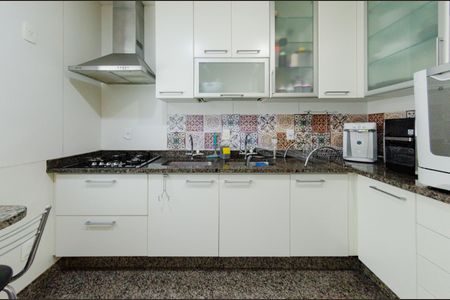 Apartamento à venda com 127m², 3 quartos e 2 vagas Apartamento à venda com 127m², 3 quartos e 2 vagasCozinha